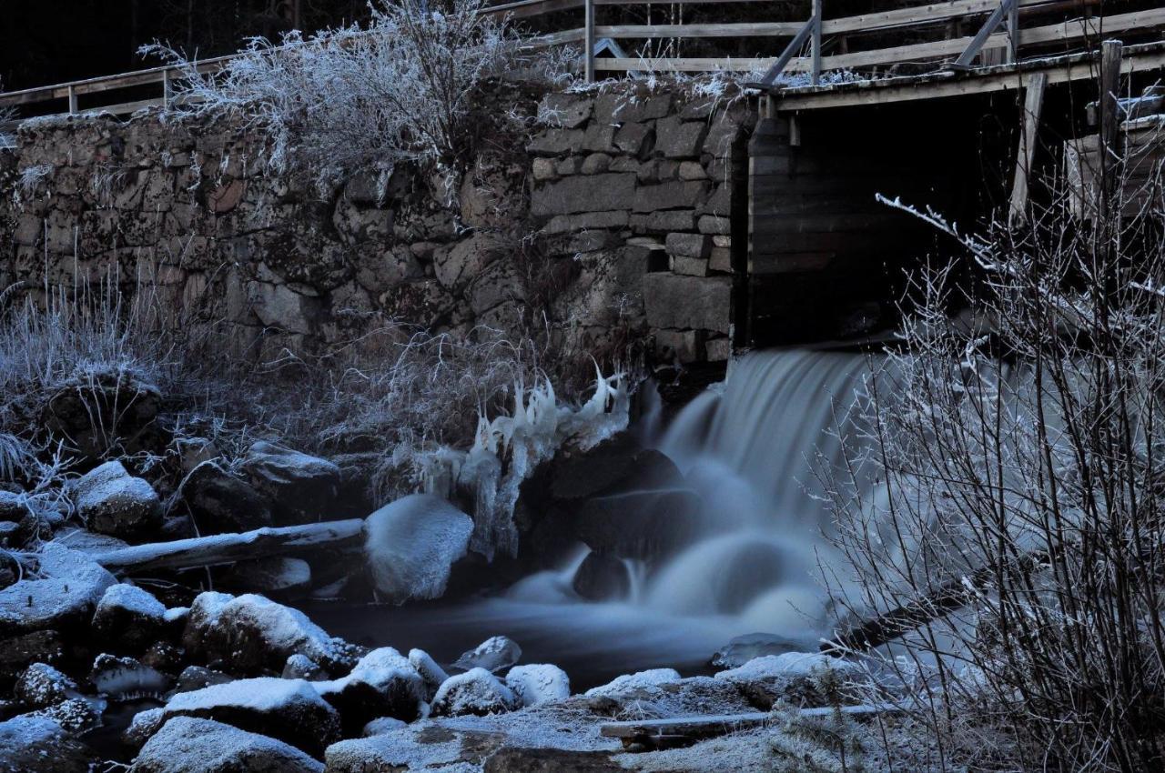 Snoea Bruk Hotell Och Konferens Dala-Jarna Bagian luar foto